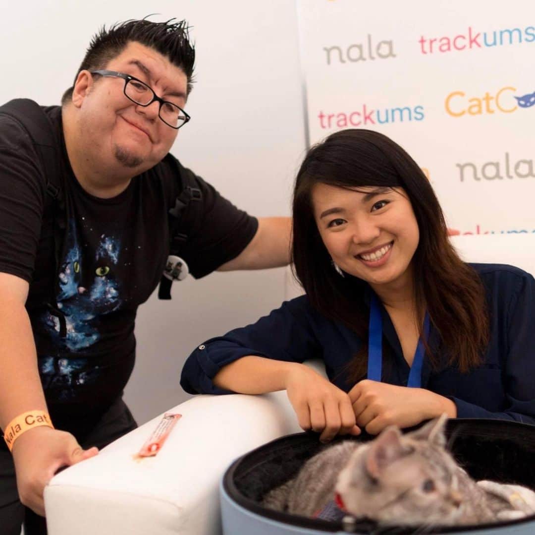 nala_catさんのインスタグラム写真 - (nala_catInstagram)「Rest in paradise, Artie @ocdrumguy We had 8 years of the most magical friendship and my life was better because of you. Thank you for supporting me since the very beginning. You were the best Nala Cat Group moderator, photo and video editor, drummer, cat dad, friend, and above all, my superhero. You brought so much positivity and happiness to everyone you met. You truly were one of a kind and I will miss you so much! Rest in love and purrs ❤️🌈 Love you always - Nala」1月21日 1時33分 - nala_cat