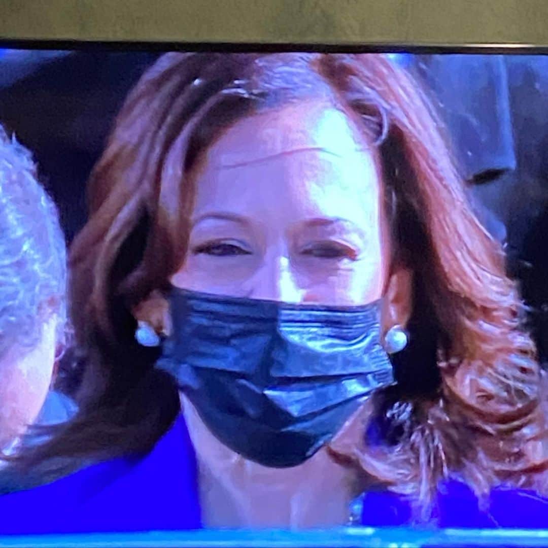 ダン・ブカティンスキーのインスタグラム：「Speechless.  #VP @kamalaharris」