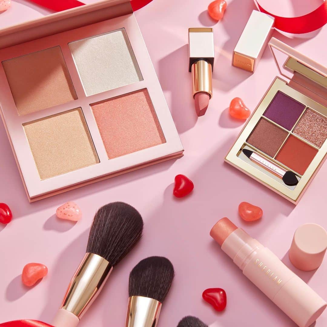 SHEINさんのインスタグラム写真 - (SHEINInstagram)「V-DAY THE SHEGLAM WAY Our most-loved products for the ones you love most Plus, romantic makeup looks for one red-hot night! @sheglam_official  💓The BERRY Eyeshadow Palette $7 💓TECHNO EYESHADOW QUAD $4 💓CREME ALLURE Lipstick $4 💓VELVET MATTE Lip Liner $2.50 💓CLEAR AND BRIGHT Liquid Blush $4.50 💓Lightweight Matte Blush $4 💓GLOWIN' UP Skin Stick $4 💓3D Pro Face Palette $5 💓COMPLEXION PRO Long Lasting Breathable Matte Foundation $9 💓12pcs Soft Makeup Brush Set $10 💓Soft Foundation Brush $3 💓2pcs Teardrop Sponge & 1pc Flat-Ended Sponge $3 #SHEGLAM」1月21日 2時01分 - sheinofficial