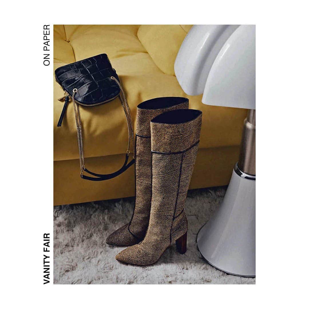 ボルボネーゼさんのインスタグラム写真 - (ボルボネーゼInstagram)「these boots are made for more than walkin’ carrie bag and OP suede boots spotted on @vanityfairitalia」1月21日 2時14分 - borbonese