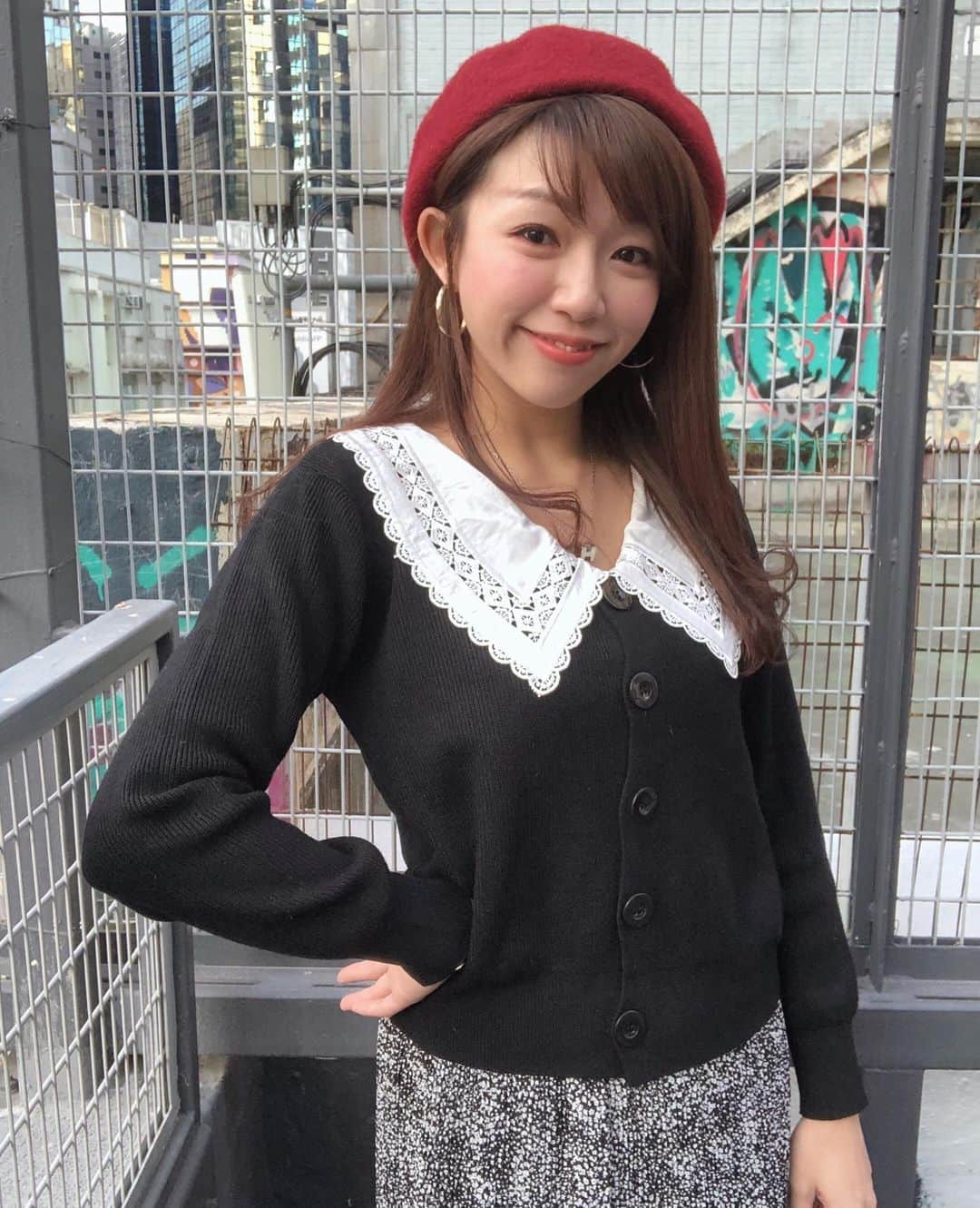 Fleur Fleurのインスタグラム：「好多客人揀針織外套，2-wayyy之選既上衣 顯瘦系列，而且有荷葉領😍❤️❤️❤️  全線春季服可享八五折優惠🌸🙌🏻 購物滿港幣$2000可享免費順豐送貨服務  歡迎inbox或者WhatsApp直接訂購 或者親臨門市試穿 銅鑼灣本店地址：銅鑼灣恩平道52號2樓A室（希慎廣場步行1分鐘）」
