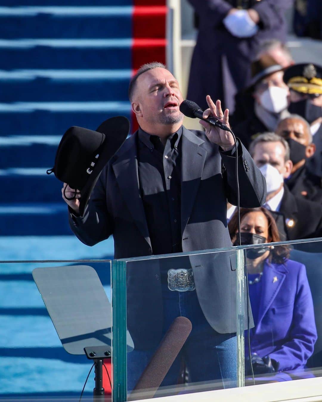 ASCAPさんのインスタグラム写真 - (ASCAPInstagram)「#MusicUnitesUs, ASCAP member @garthbrooks performs during the Presidential Inauguration」1月21日 2時26分 - ascap