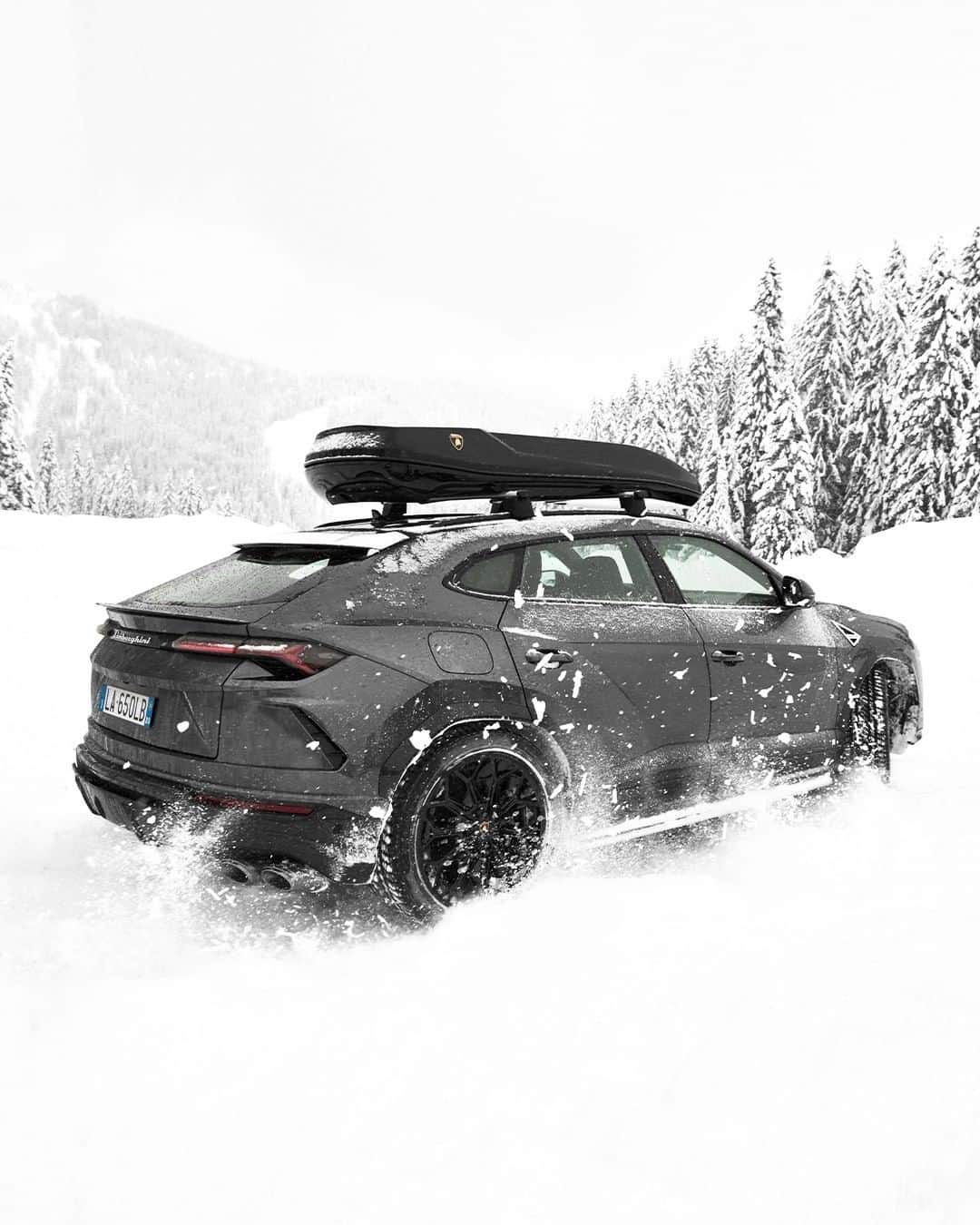 のインスタグラム：「The colder it is, the funnier it gets. It’s as easy as it sounds, with Urus. Our Super SUV unlocks your desire for winter sports with a fantastic series of exclusive, stylish Accessori Originali. Discover them and enjoy!  #Urus #UnlockAnyRoad #LamborghiniStyle」