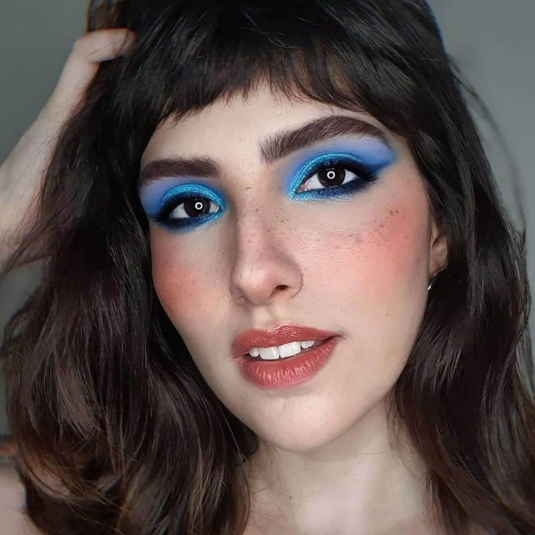 Linda Hallbergさんのインスタグラム写真 - (Linda HallbergInstagram)「Day 3: Mentos Mint #candypackagingmakeup This look was so much fun and you guys have been doing AMAZING recreating the Mentos packaging 😍 Swipe to see some of todays creations ❤️  Product list for my look:  Base @danessa_myricks vision cream cover n03 @lhcosmetics Fantastick lipstick I die @lhcosmetics infinity glass  Eyes @lhcosmetics White core crayon @viseart editorial brights palette @lhcosmetics infinity glass @lhcosmetics anger mood crayon & black core crayon @sweedlashes x @nikki_makeup no lash lash @lhcosmetics infinity power lash waterproof mascara  Lips @lhcosmetics infinity glass」1月21日 2時32分 - lindahallberg