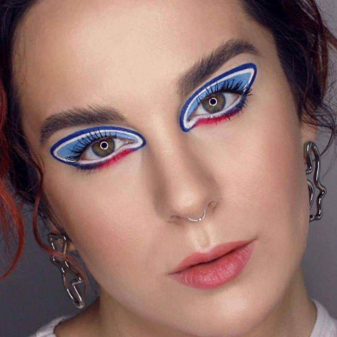 Linda Hallbergさんのインスタグラム写真 - (Linda HallbergInstagram)「Day 3: Mentos Mint #candypackagingmakeup This look was so much fun and you guys have been doing AMAZING recreating the Mentos packaging 😍 Swipe to see some of todays creations ❤️  Product list for my look:  Base @danessa_myricks vision cream cover n03 @lhcosmetics Fantastick lipstick I die @lhcosmetics infinity glass  Eyes @lhcosmetics White core crayon @viseart editorial brights palette @lhcosmetics infinity glass @lhcosmetics anger mood crayon & black core crayon @sweedlashes x @nikki_makeup no lash lash @lhcosmetics infinity power lash waterproof mascara  Lips @lhcosmetics infinity glass」1月21日 2時32分 - lindahallberg