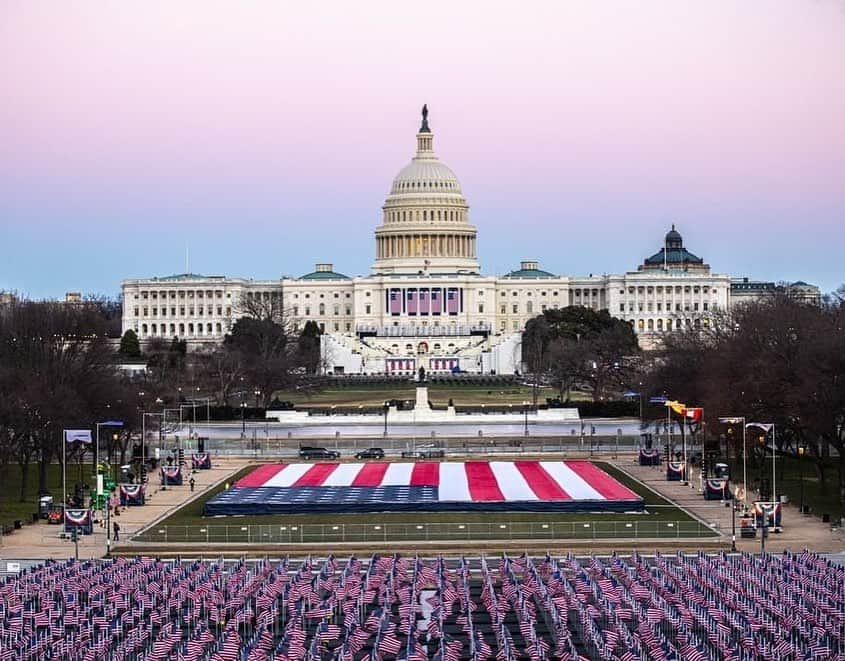 クリス・ジェンナーさんのインスタグラム写真 - (クリス・ジェンナーInstagram)「Congratulations @joebiden @kamalaharris!! What an emotional, historical, incredible and hopeful day this is in history!! Thank you for bringing so much hope and promise to our nation. “Together, we shall write an American story of hope, not fear. Of unity, not division. Of light, not darkness. A story of decency and dignity, love and healing, greatness and goodness.” -President @JoeBiden #Inauguration2021」1月21日 2時44分 - krisjenner