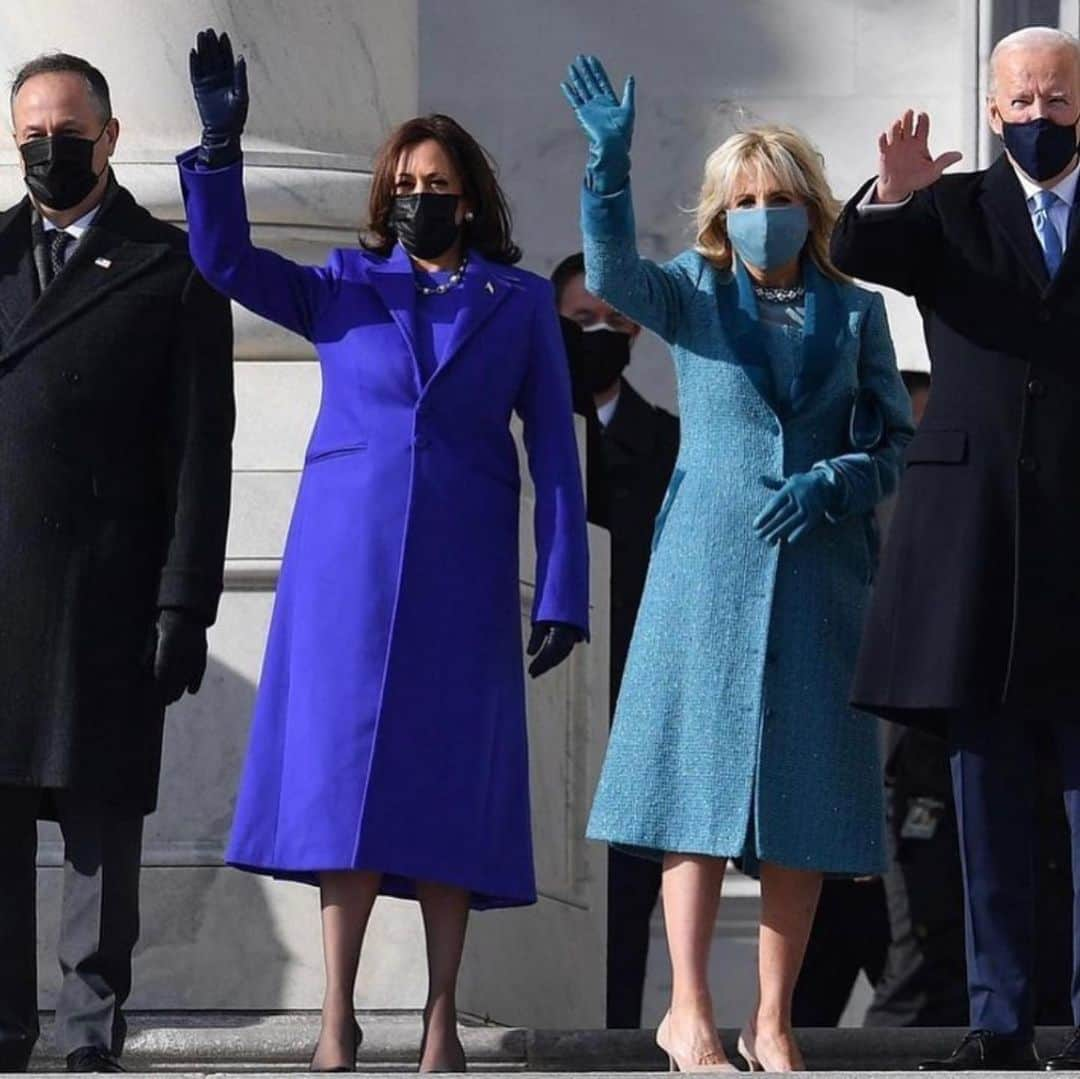 アンナ・デッロ・ルッソさんのインスタグラム写真 - (アンナ・デッロ・ルッソInstagram)「Historical day🇺🇸❤️❤️❤️ #inaugurationday #bidenharris2020 @joebiden @kamalaharris @ladygaga @jlo ❤️❤️❤️」1月21日 2時47分 - annadellorusso