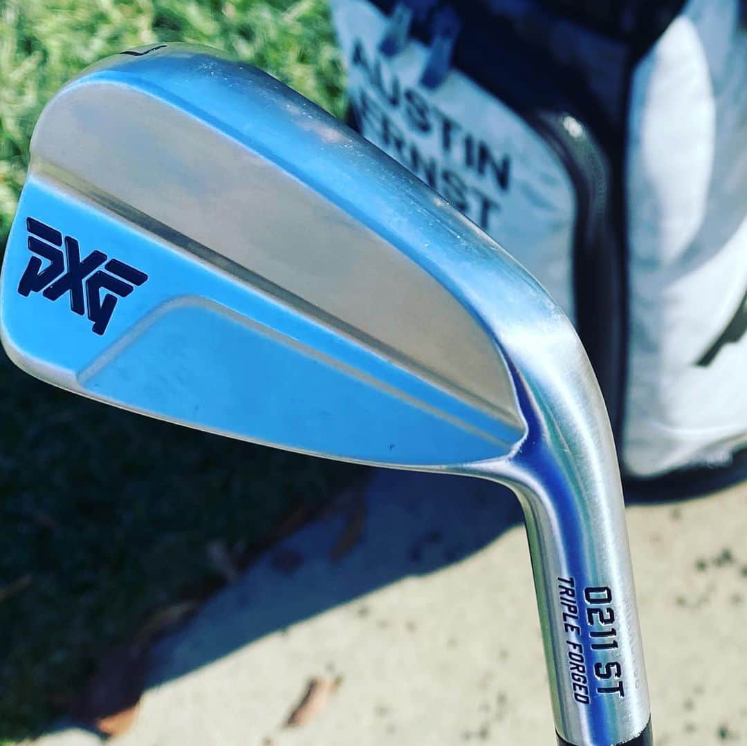 オースティン・アーンストさんのインスタグラム写真 - (オースティン・アーンストInstagram)「Ready to get the 2021 season started tomorrow @diamondresorts. Got some fresh @pxg 0211 ST irons in the bag, swipe to get a sneak peak of what’s coming your way 02.11」1月21日 2時53分 - austinernst92