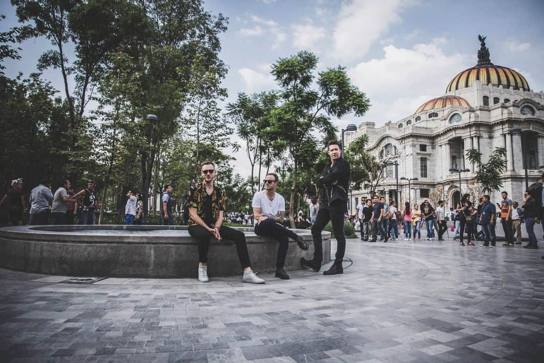 OneRepublicさんのインスタグラム写真 - (OneRepublicInstagram)「Throwback! Can anyone guess where we are?」1月21日 2時59分 - onerepublic