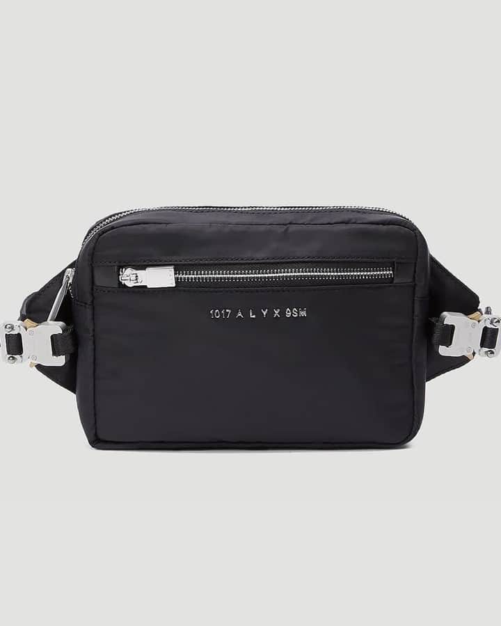 エルエヌシーシーのインスタグラム：「Uncover 1017 ALYX 9SM's obsessive attention to detail throughout the new season collection, presenting a uniquely modern identity and technical fabrics alongside striking jewellery and accessories featuring the iconic rollercoaster buckle. @alyxstudio」