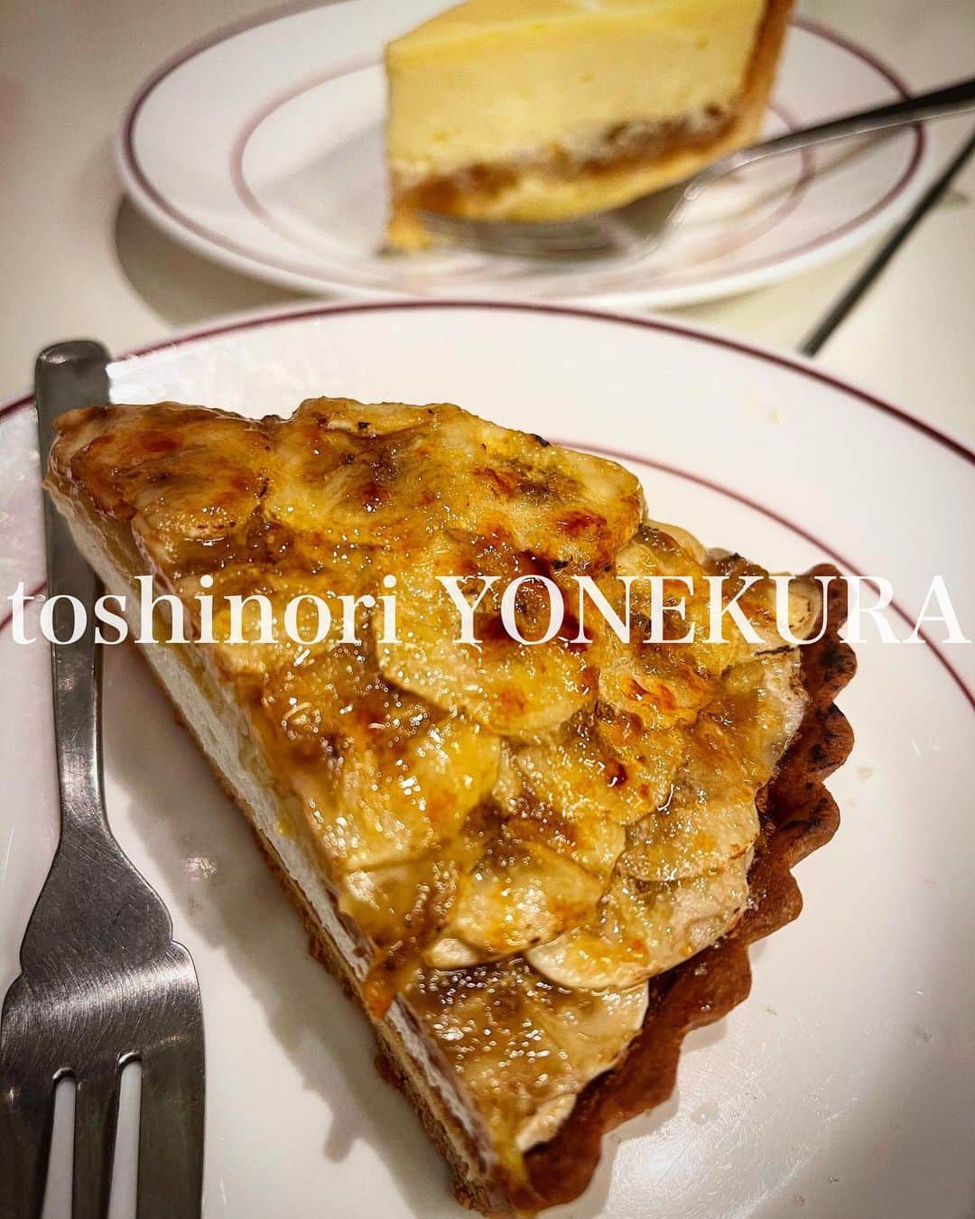 のインスタグラム：「banana tart and apple cheesecake😜😊」