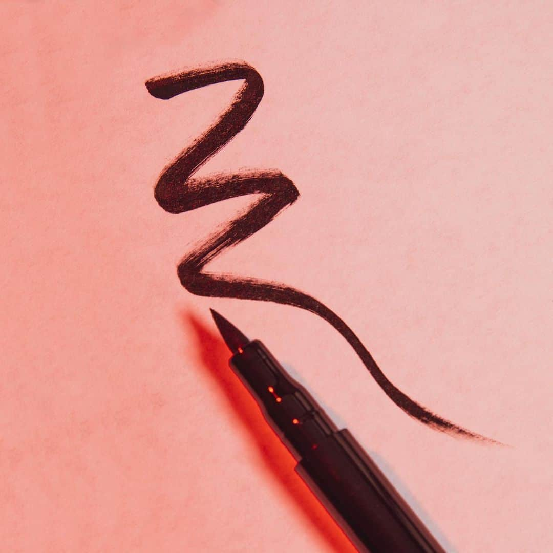 BH Cosmeticsさんのインスタグラム写真 - (BH CosmeticsInstagram)「Line your eyes like the precise strokes of a calligrapher with true black Lunar New Year: 2021 Edit - Liquid Eyeliner ✍🏽 #bhlny #bhcosmetics」1月21日 3時39分 - bhcosmetics