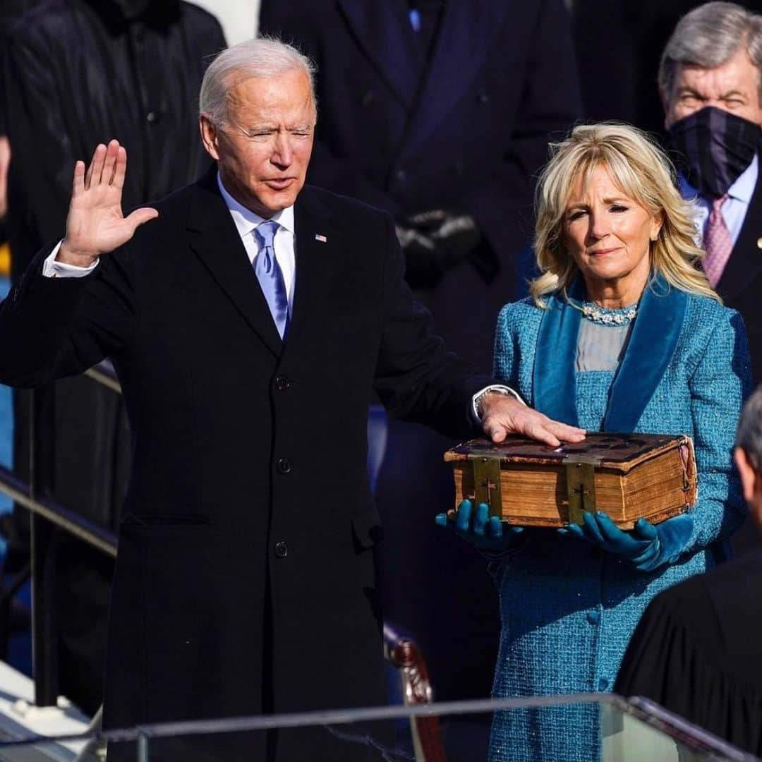 リリー・オルドリッジさんのインスタグラム写真 - (リリー・オルドリッジInstagram)「So Proud to celebrate President @JoeBiden & Madame Vice President @kamalaharris today 🇺🇸🇺🇸🇺🇸 Sending love and blessings ❤️」1月21日 3時58分 - lilyaldridge