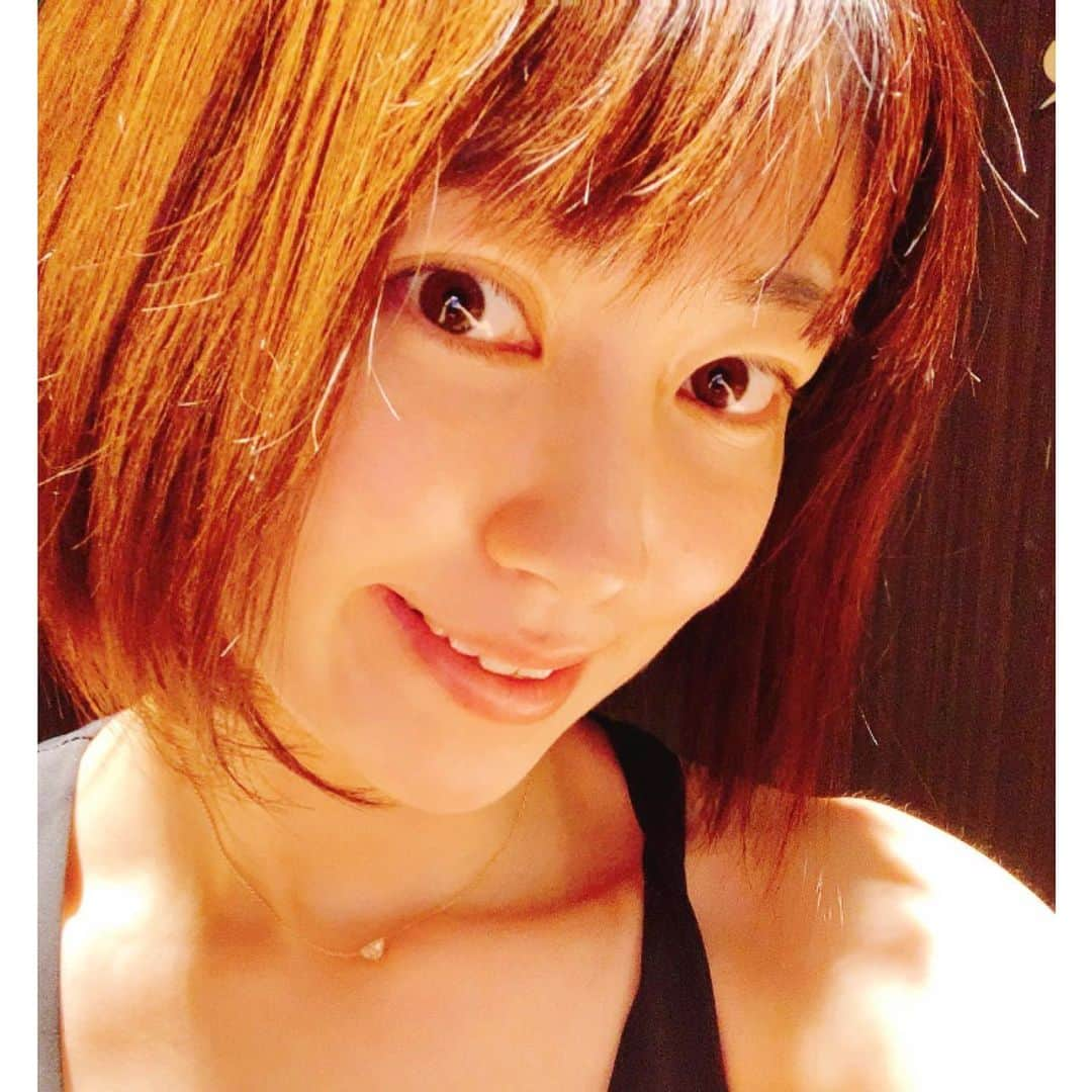 飯田圭織さんのインスタグラム写真 - (飯田圭織Instagram)「こんにちは😃午後からはあたたかく感じます✨今日はメンテナンスday 久しぶりにフェイシャル整体とトレーニングへ行ってきました。健康的に過ごすには自分の身体と向き合っていくのはとても大切です✨健康的に日々いられるように😊しなやかボディーに憧れていますが近頃のわたしはなんだかムキムキ💪✨✨✨笑笑 健康的です😂😂 #メンテナンス #整体 #トレーニング  #自分自身と向き合う #健康 でいよう #ムキムキ #しなやかな身体 に憧れる」1月21日 15時12分 - iidakaori.official