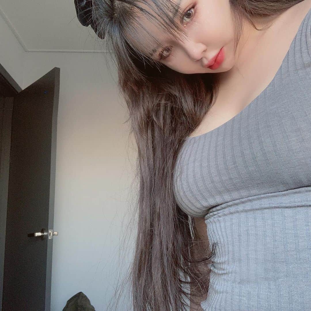 パク・ボムのインスタグラム：「오늘 지금 바로 찍음 📸  #쥬비스다이어트 #고마워요쥬비스  #juvis #Juvisathome #박봄 #Bom #2ne1」