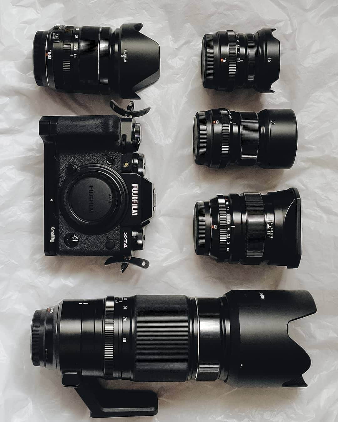 FUJIFILM INDONESIAさんのインスタグラム写真 - (FUJIFILM INDONESIAInstagram)「Kalau diminta memilih pasangan lensa dan kamera yang ada di foto ini, kira-kira yang mana yang akan kamu pilih untuk dibawa motret? 😉  Photo by @saifulchin   #XT4_id #XT4 #xf23mmf14 #xf50mmf2 #xf50140mmf28 #xf16mmf28 #xf1855mm #GoFUJIFILM #fujifilm_id」1月21日 14時00分 - fujifilm_id