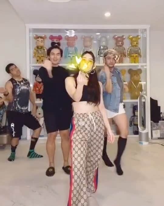 GYEON SEOのインスタグラム：「_* เกลียดจริตจะก้านข้างหลัง 🤦🏻‍♀️ . . #HGtiktokdance」