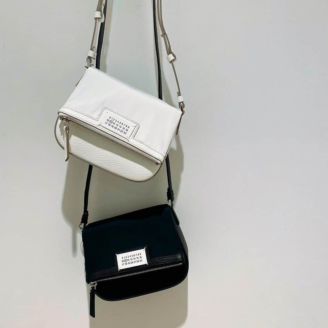 福地夏未のインスタグラム：「❤︎❤︎ かわいいなあ〜〜！ ポシェットバッグ☁️  _ #maisonmargiela #newarrivals #5acbag #5ac」
