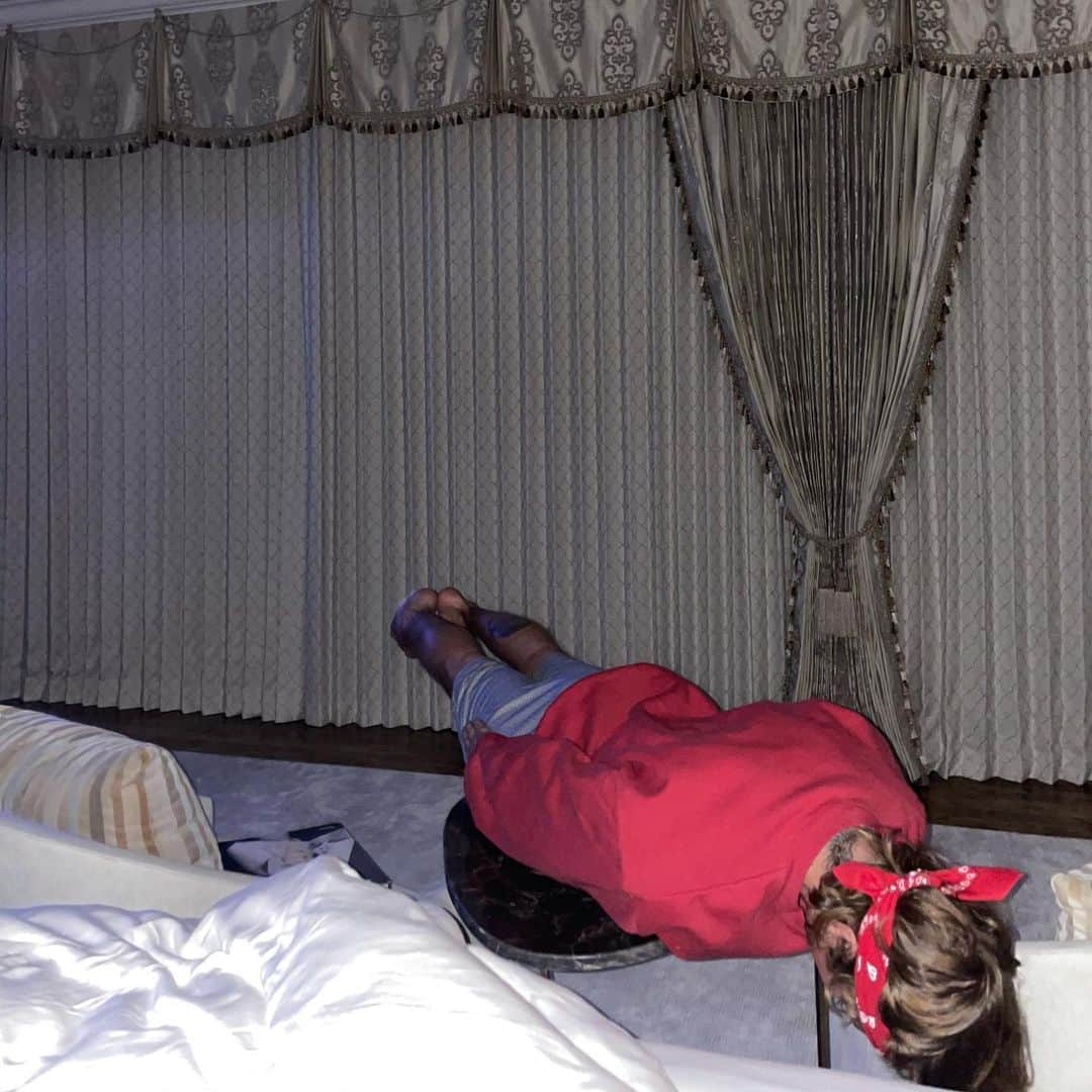 のインスタグラム：「2021 planking has returned #2021plank」