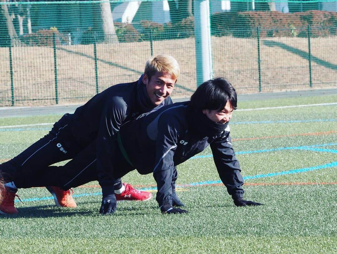 SC相模原さんのインスタグラム写真 - (SC相模原Instagram)「today's training🙆‍♂️💭 二人組で腹筋スタート！！  最後どんどん倒れていく様子をご覧ください🙏 #SC相模原 #稲本潤一 #芝本蓮 #夛田凌輔 #星広太 #平松宗 #竹重安希彦」1月21日 15時06分 - s.c.sagamihara_players