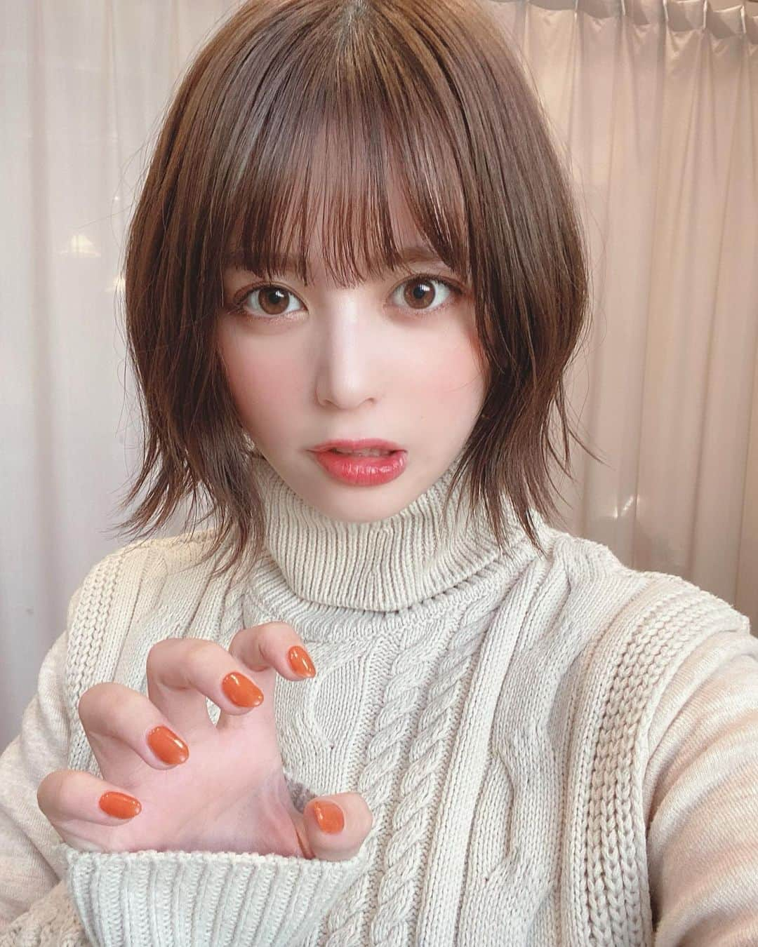 吉崎綾さんのインスタグラム写真 - (吉崎綾Instagram)「#オレンジネイル 🍊  フットは清潔感のミルク色で☺︎  @chipieee_nail_yuuki  @chipieee_ebisu   いつもありがとうございます♡  #ネイル」1月21日 15時01分 - yoshizaki_aya