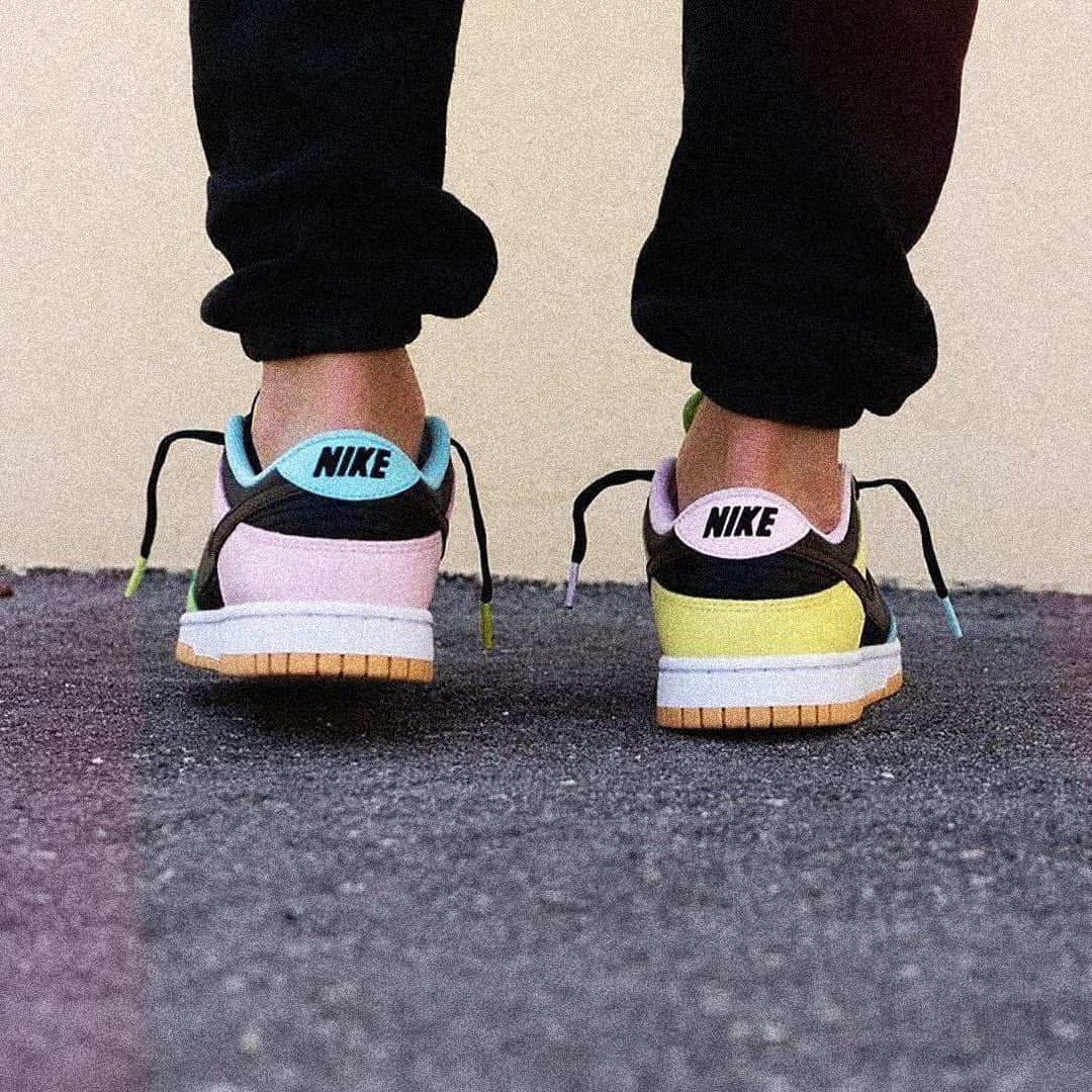 shoes ????さんのインスタグラム写真 - (shoes ????Instagram)「Rate these Nike Dunk Low ‘Free.99’s in black 👇⚡️1-10?  📸: @hypebeastkicks   #hypebeast #hypebeastkicks #highsnobiety #complexsneakers #nicekicks #kicksonfire #sneakernews #streetwear #footlocker #yeezy #supreme」1月21日 6時34分 - shoes