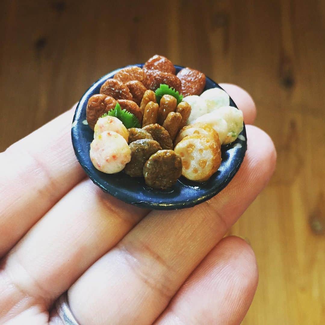萩谷幹さんのインスタグラム写真 - (萩谷幹Instagram)「過去作品  #さつま揚げ #miniature  #miniaturefood  #ミニチュア #樹脂粘土 #ご当地グルメ」1月21日 7時05分 - kinkan3