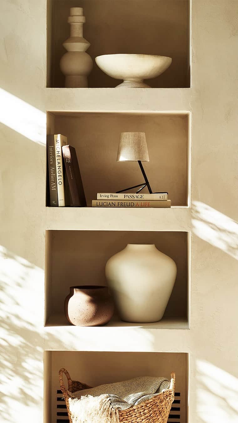 のインスタグラム：「Relaxed modern comfort - that’s our redefined take on bohemian style ✨ You can tap the link in our bio to see more from this space, or shop the Livable Luxe collection right on @westelm’s Instagram Shop page. #bohostyle #bohodecor #homedesign #westelm」
