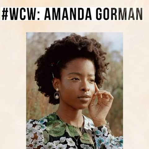 ガブリエル・ユニオンのインスタグラム：「Today’s #WCW spoke words this morning that are still echoing in my bones: @amandascgorman. Amanda is our first-ever youth poet laureate, and at 22 years wise - she recited a powerful poem at the inauguration today. When I dream up what I hope to see and FEEL when looking at our next generation - it is her. With grace, wisdom, and SOUL, she captured the words that America needed to hear. Growing up with a speech impediment did not impede her today as she called for unity and togetherness. In 2015 she published a book, The One for Whom Food Is Not Enough, and later this year is releasing Change Sings. I cannot wait to continue adding your name to my bookshelf. Let us lift her up in the light of goodness and hold her there.」