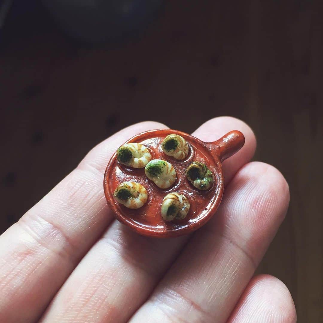 萩谷幹さんのインスタグラム写真 - (萩谷幹Instagram)「過去作品  #エスカルゴ #escargot #les escargots #miniaturefood  #miniature  #樹脂粘土 #カタツムリ」1月21日 7時14分 - kinkan3