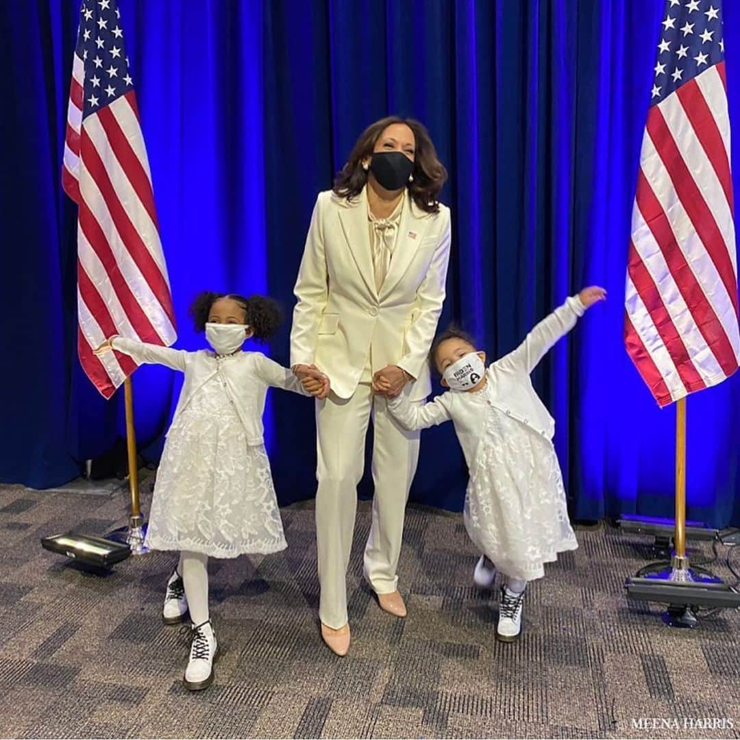 Average Parent Problemsのインスタグラム：「“It delights me to think that what feels historical and amazing to us today—a woman sworn in to the vice presidency—will seem normal, obvious, ‘of course’ to Kamala's grand-nieces as they grow up. And they will be right.” - @hillaryclinton」