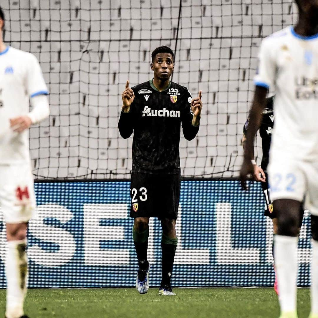 リーグ・アンさんのインスタグラム写真 - (リーグ・アンInstagram)「Le @rclens s’offre l’@olympiquedemarseille et repart de l’avant ! (0-1) 👍  . RC Lens beat OM to get back on trace . #Ligue1UberEats #Marseille #OM #Lens #RCLens」1月21日 7時25分 - ligue1ubereats