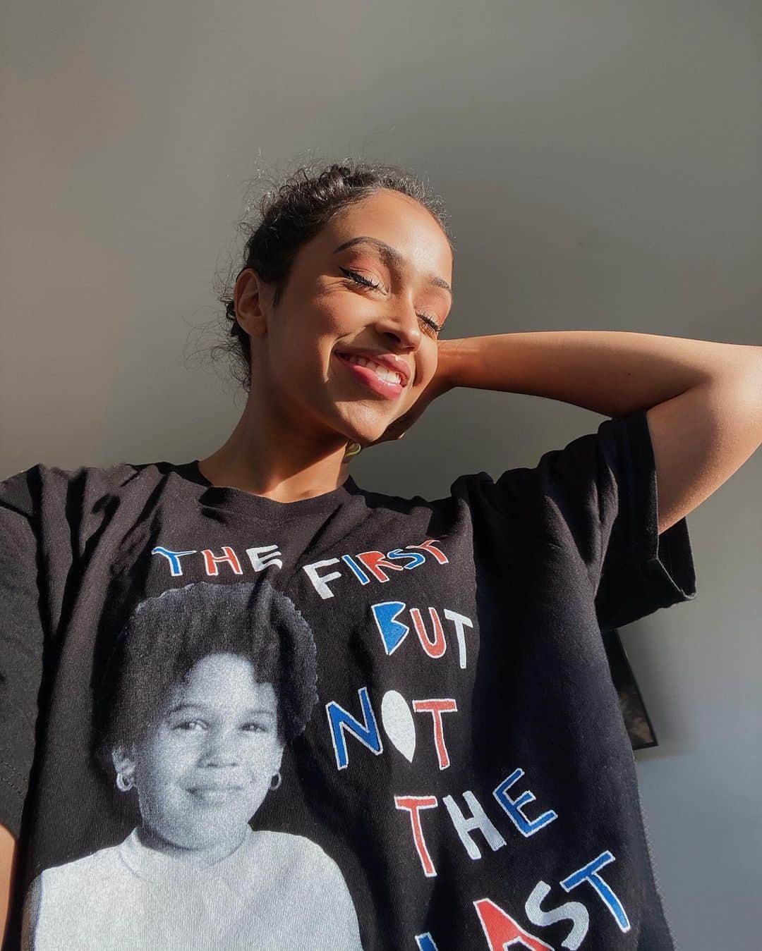 リザ・コッシーのインスタグラム：「"...for there is always light if only we're brave enough to see it, if only we're brave enough to be it" - @amandascgorman, shine on 🌞 @bideninaugural」