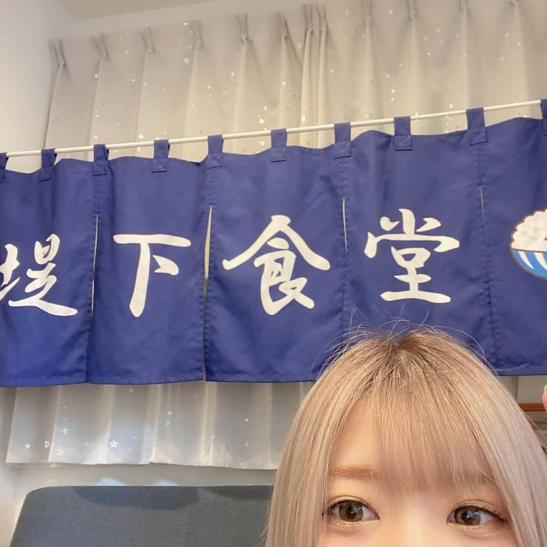 上矢えり奈さんのインスタグラム写真 - (上矢えり奈Instagram)「＊-＊-＊-＊-＊-＊-＊-＊. . 堤下食堂さんの店長とコラボさせて いただいたときの！ 相変わらず面白くて優しくて 楽しすぎる撮影でした📸 (だいぶ前だけど). . erina. . ＊-＊-＊-＊-＊-＊-＊-＊. . #YouTubeコラボ　#堤下食堂 #堤下店長　#にゃんえり　#にゃんえりちゅーぶ #料理　#伊勢海老　#ドッキリ #上矢えり奈」1月21日 8時33分 - k.erinyann