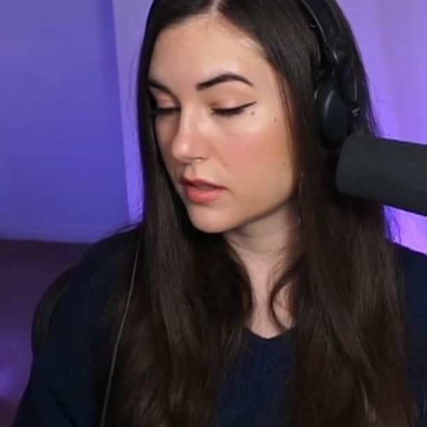 サーシャ・グレイのインスタグラム：「Before and after you fix a problem on stream.... Speaking of which I am live on Twitch」