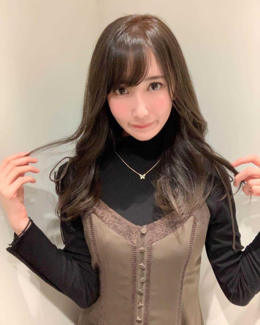 天川そらさんのインスタグラム写真 - (天川そらInstagram)「💗  #ヘアカラー　#ヘアモデル　#美容室　 #美容院　#サロンモデル　#サロモ　 #カラー　#ヘアアレンジ　#ヘアメイク」1月21日 9時24分 - sora_amakawa