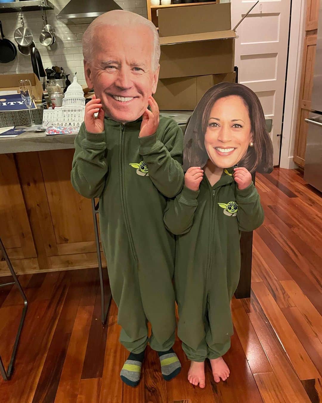 トミー・コールドウェルのインスタグラム：「I did a bit of advocacy for the Biden campaign so they sent me this funny care package to help us celebrate today. Kamala-Ingrid and Joe-Fitz have been having fun with it. And what a difference a day makes! Many of the issues I have been working on for the last several years got signed by executive order today. Drilling moratorium  in the Arctic National wildlife  refuge, Paris climate, reassessment of Bears Ears and Grand Escalante.  I was originally luke warm about endorsing Biden. But he has already shown he will return dignity to the presidency.」