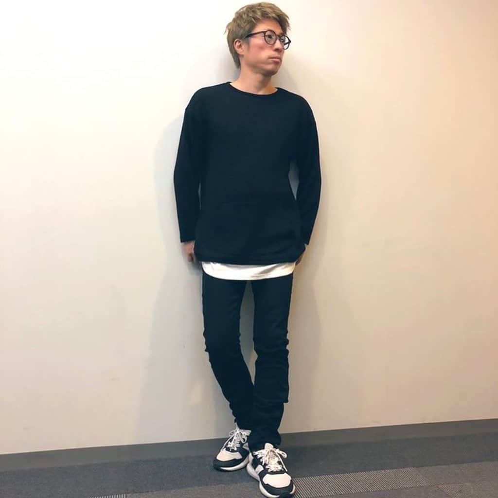 田村淳のインスタグラム：「ごめんねうまくいかずに再投稿  atsushimeganeという ブランドを３年前からやっています。 メガネ屋さんなんですが… 僕のお眼鏡にかなったアイテムも 販売する様になりました^_^  僕も毎日このサーマルの白or黒 どちらかを着ていますが…今回は 前回好評だったサーマルのマイナーチェンジ版となります。フリーサイズなので、興味のある方はサイズ確認してみてください。  まだ小さいブランドですが、 少しずつ大きくして行けたらなぁと 考えています！  #atsushimegane」