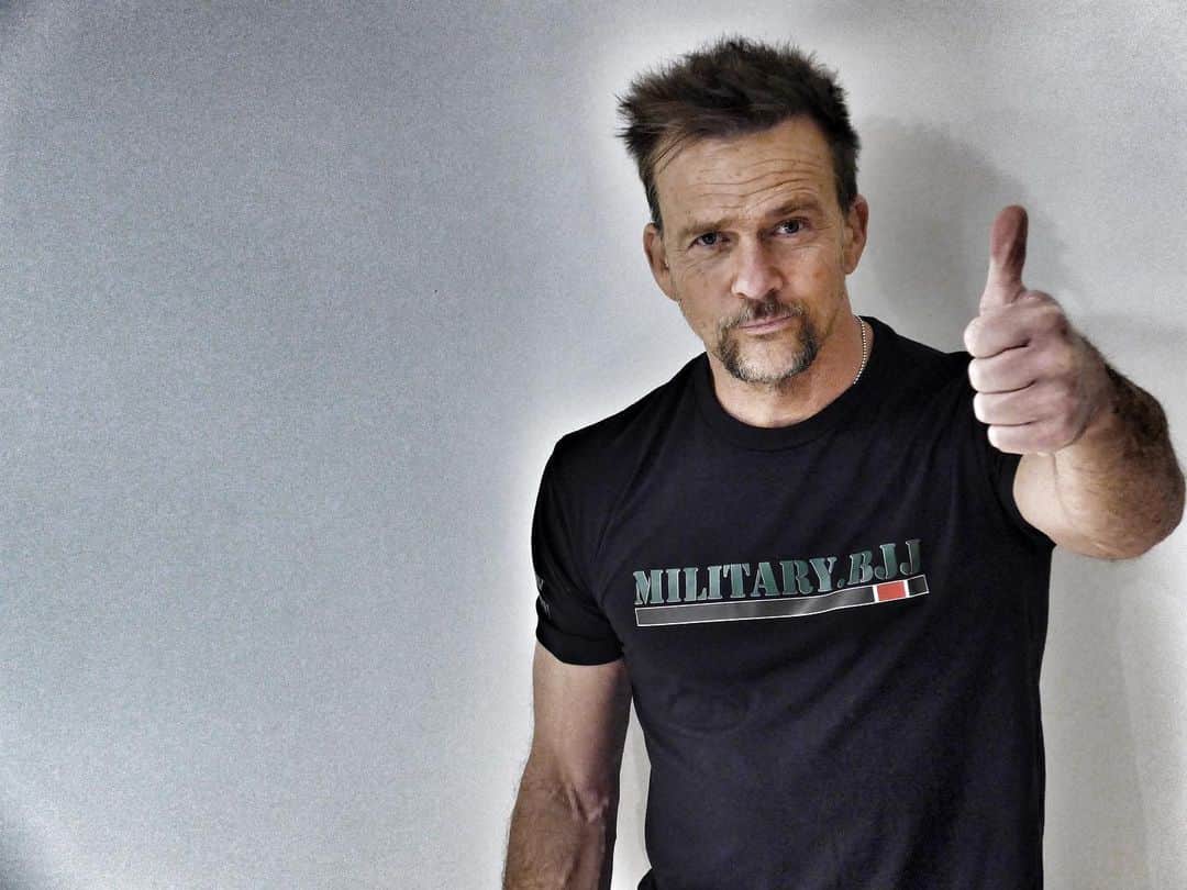 ショーン・パトリック・フラナリーのインスタグラム：「Thank you @military.bjj for the shirt. I look forward to training with all of you, and to shake each one of your hands in thanks. God bless & Godspeed. 🙏🏼」