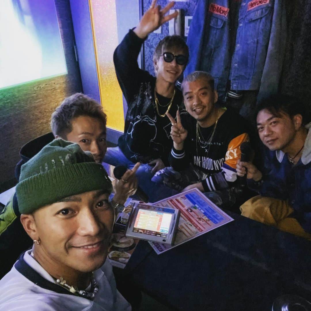 野替愁平のインスタグラム：「@kubo_c_ldh さん‼️🔥✨ 誕生日おめでとうございます😍 愛してます‼️ またDIでカラオケ行きたい😆✨」