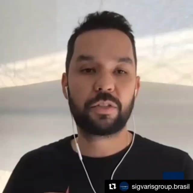 ウィリアム・アルジョナのインスタグラム：「Você que é atleta ou esportista, veja esse vídeo, papo útil e divertido, com a expertise da SIG e tb o meu amigo @elias6560, que conta porquê usa essas meias. 👊 🔛 Link na bio.  #Repost @sigvarisgroup.brasil (@get_repost) ・・・ Link nos stories para conferir nossa live sobre esportes e o uso de meias de compressão com o super atleta @william_elmago_arjona. Vem ver no Youtube.com/sigvarisgroupbrasil ▶️😉」