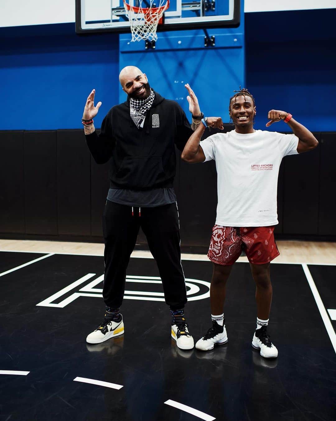 カルロス・ブーザーのインスタグラム：「Kicking It With My Bro @deestroying!!! Big Things Coming.. Stay Tuned!!! #HOLDAT 📷: @davidradsick」