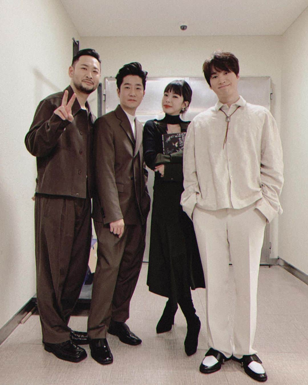 ミスラ・ジン さんのインスタグラム写真 - (ミスラ・ジン Instagram)「EPIK HIGH x HEIZE 유희열의 스케치북 (Yoo Hee-Yeol’s Sketchbook) 1/22(금) 11:20pm 방송 KBS2  🎧 에픽하이 10집 바로듣기 (Listen to “Epik High Is Here 上”), out now: https://www.epikhigh.com/#stream  📺 Epik High - 내 얘기 같아 (Based On A True Story) ft. HEIZE Official MV: https://youtu.be/ZcnnUoyv-hs  📺 Epik High - Rosario ft. CL, ZICO Official MV: https://youtu.be/FCsLikmxhV0」1月21日 11時02分 - realmithrajin