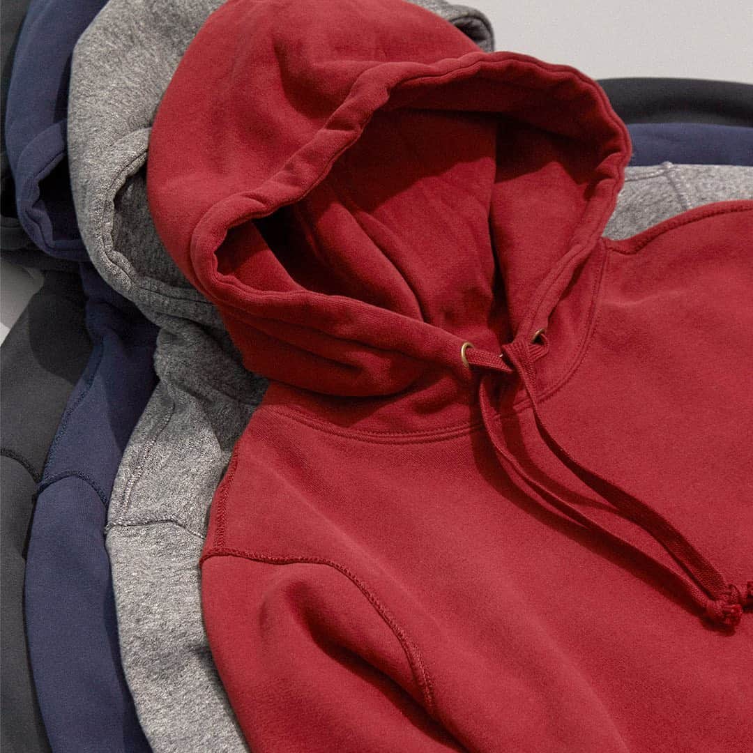 American Eagleのインスタグラム：「Since next week’s a bye week, give your fan gear a day off with new Tailgate Essentials. The same fit + feel you love, now without the graphics.」