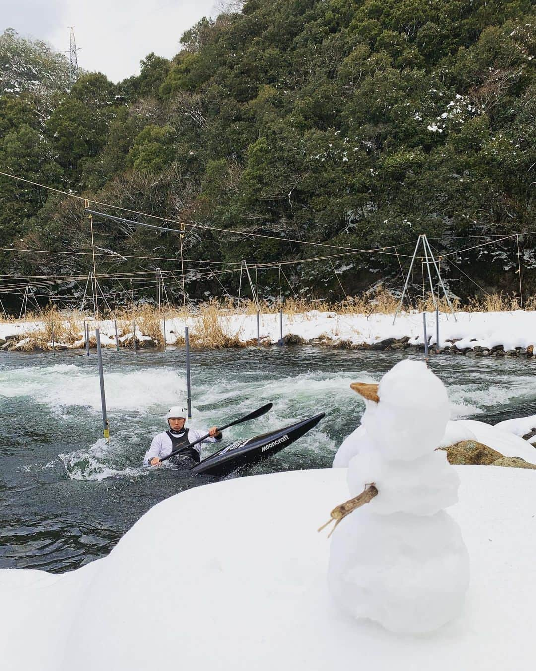 足立和也のインスタグラム：「雪だるまに見守られながらの練習でした！ #ヤマネ鉄工建設 #SUS #KeePer技研 #足立和也 #mooncraft #mercedesbenzjapan」