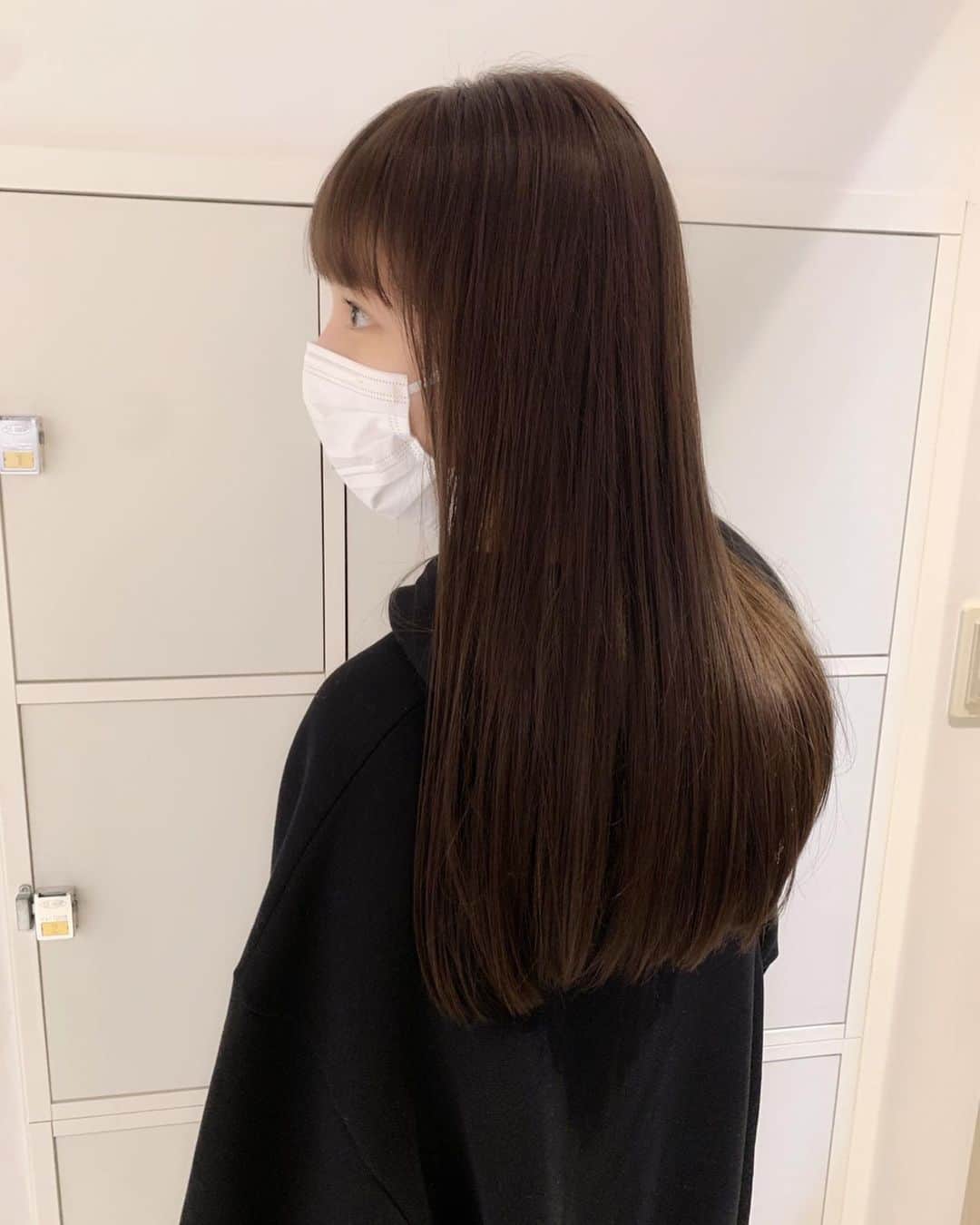 水沢エレナさんのインスタグラム写真 - (水沢エレナInstagram)「#2021 年、初のヘアカラーは ハイライトで赤味をしっかり除去した、オリーブベージュ🌿 前髪も整えました☺️ いつも @abe0106 素敵なヘアスタイルにしてくれてありがとうございます🤍」1月21日 11時36分 - erena_mizusawa_official