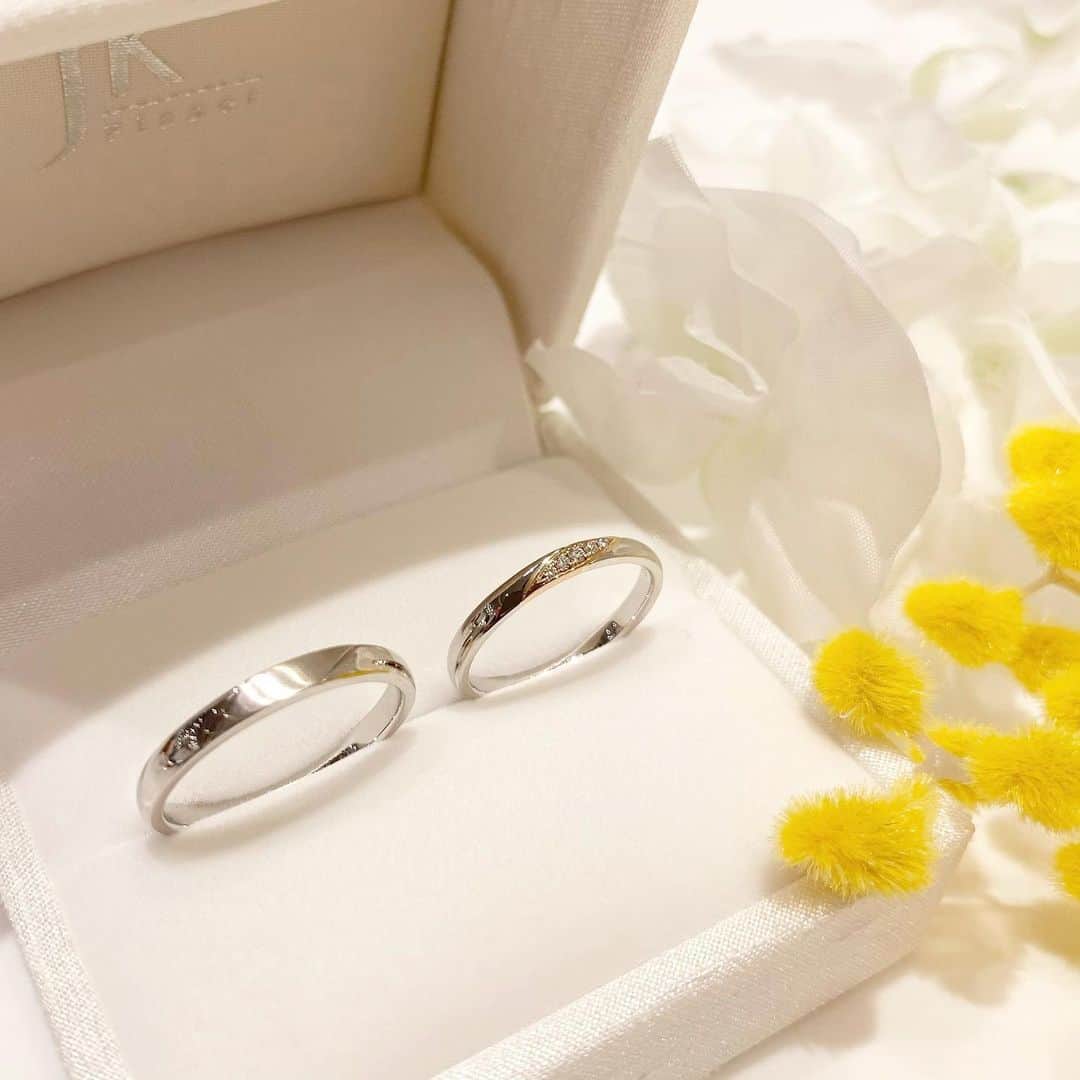 JKプラネット銀座.表参道.福岡|結婚指輪セレクトショップさんのインスタグラム写真 - (JKプラネット銀座.表参道.福岡|結婚指輪セレクトショップInstagram)「💍 @jkplanet.jewelry 【JK Planet Limited Edition】 💎JKPlanetオリジナルブランド💎 銀座本店・横浜元町店・名古屋栄店・福岡天神店にて先行販売中♡ メイドインジャパンによる高品質ブランド。 熟練の職人による磨き仕上げで、滑らかな指通り。 ダイヤモンドは、全てハート&キューピッドをセッティングし上質な輝きです💍 ・…・…・…・…・…・…・…・ @jkplanet.jewelry 銀座本店・横浜元町店・名古屋栄店・福岡天神店にてお取り扱い中♡ 🔽JK Planet  SHOP LIST🔽 銀座本店・表参道店・横浜元町店・名古屋栄店・福岡天神店・熊本上通店・鹿児島天文館店・宮崎橘通り店 ・…・…・…・…・…・…・…・ #JKPlanet  #JKプラネット  #結婚指輪JKPlanet #婚約指輪JKPlanet #結婚指輪のセレクトショップ  #婚約指輪のセレクトショップ  #JKPlanetオリジナルブランド #JKPlanet限定 #コンビネーションリング  #エンゲージリング #エンゲージ #婚約指輪  #マリッジリング #マリッジ #結婚指輪  #結婚指輪選び #結婚指輪探し  #婚約指輪選び #婚約指輪探し  #結婚指輪💍 #結婚指輪銀座 #結婚指輪横浜 #結婚指輪名古屋 #結婚指輪福岡」1月21日 11時50分 - jkplanet.jewelry