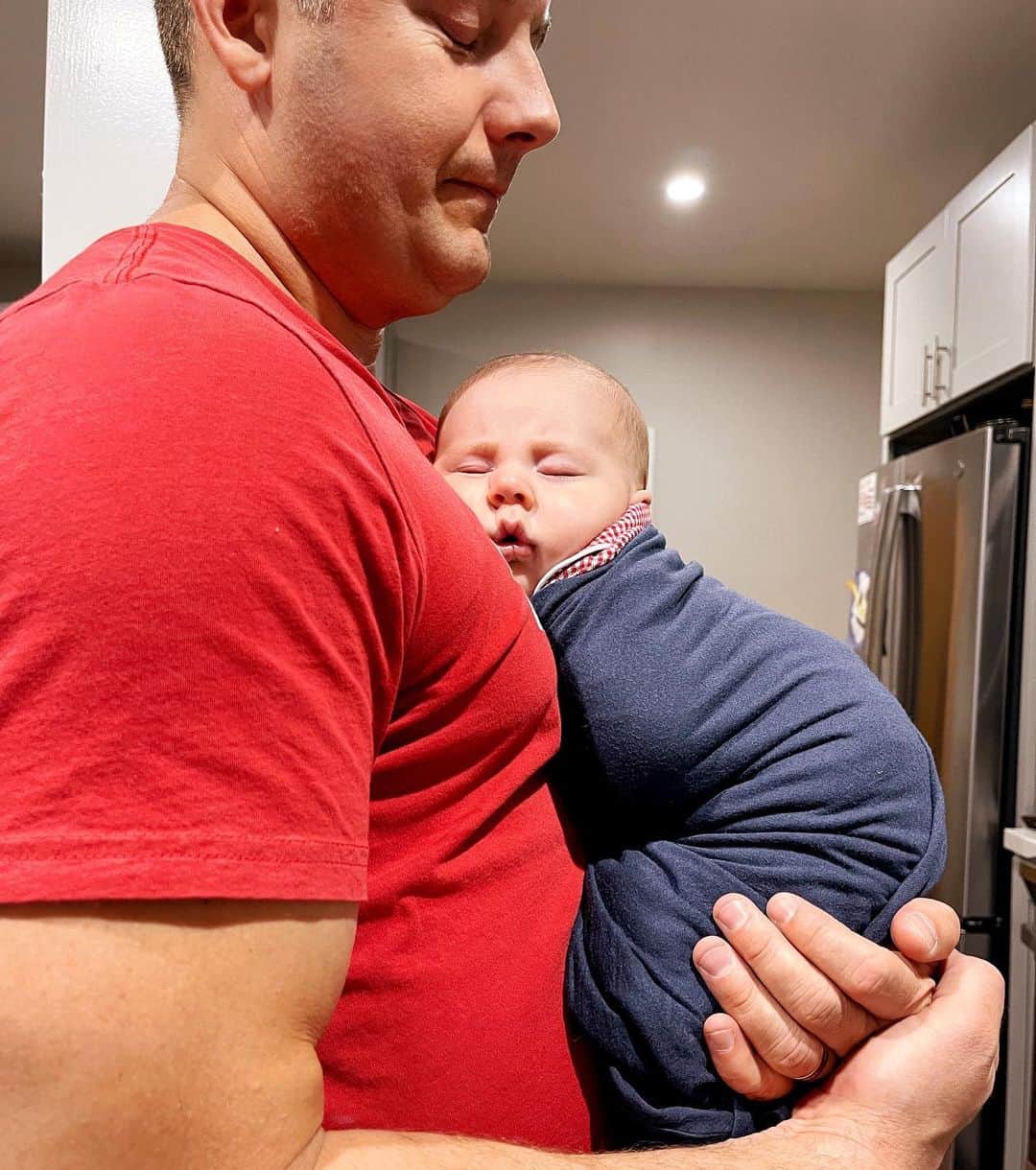 ジェシカ・シーバのインスタグラム：「May we all sleep like babies tonight. 🇺🇸❤️🙏🏼」