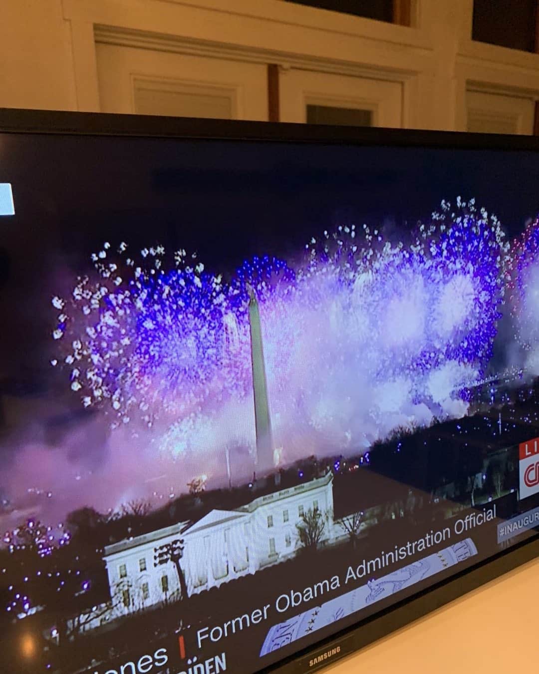 マイケル・キートンのインスタグラム：「I’m SO glad they went big on fireworks!!!」