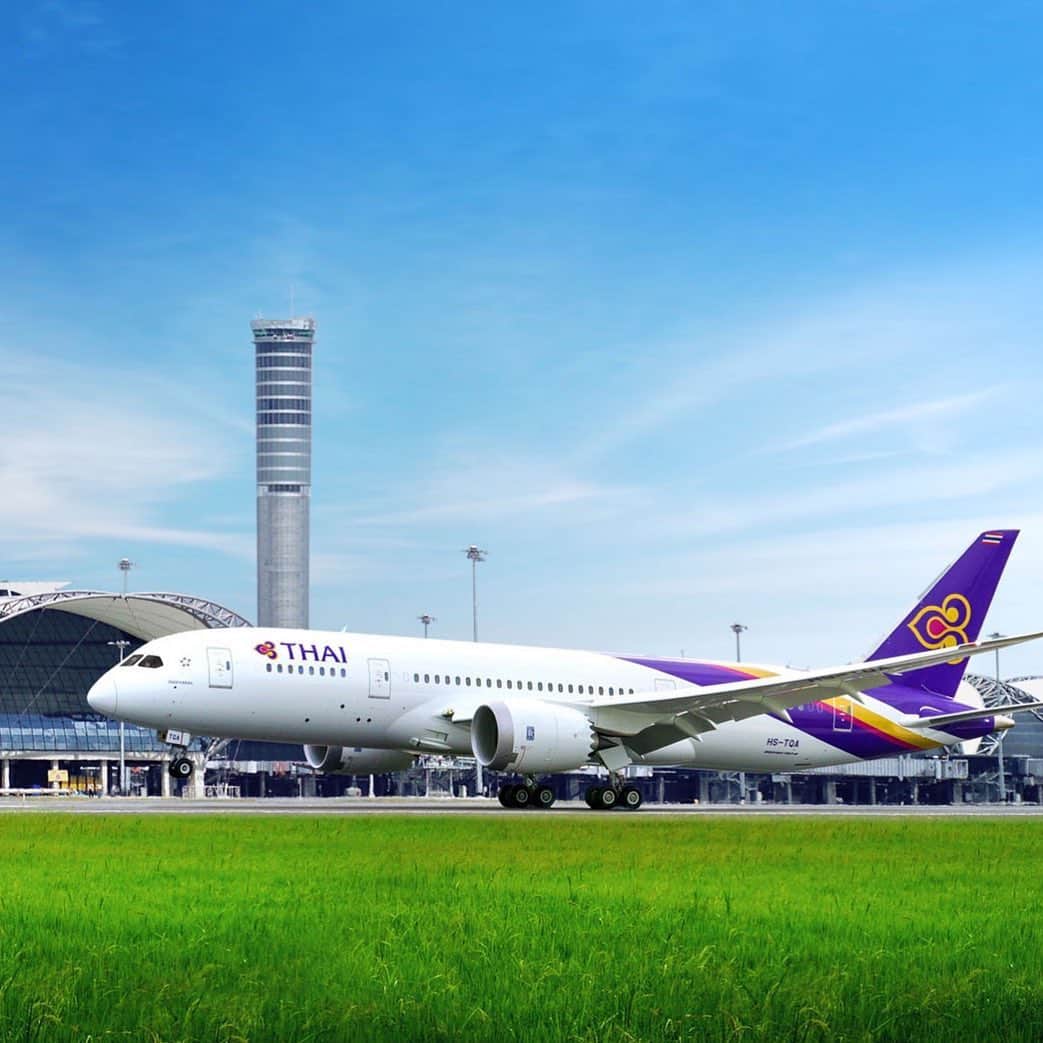 タイ航空のインスタグラム：「While giving my wings ample rest , I like to keep myself fit and ready to fly again ✈️  #thaiairways #smoothassilk」